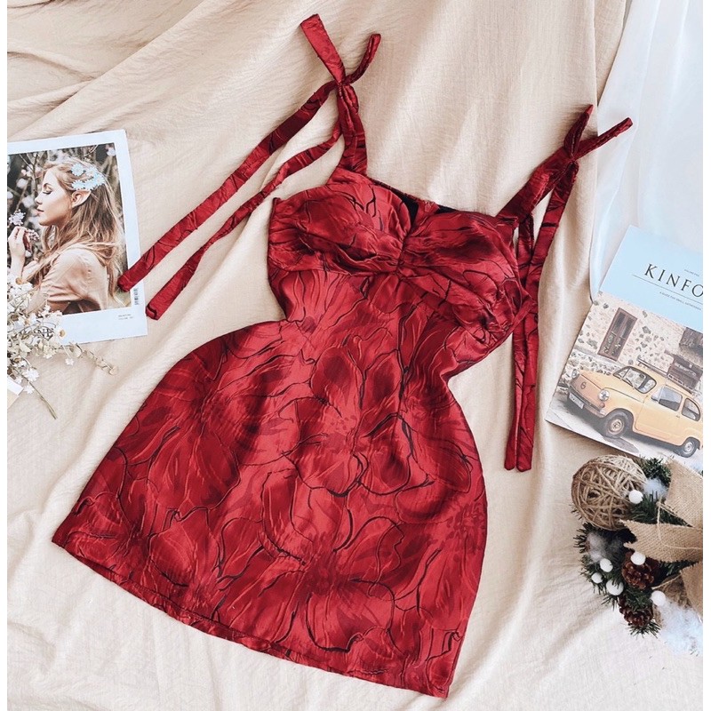 Đầm thiết kế đầm gấm đỏ 2 dây màu đỏ mặc dự tiệc dạo phố siêu dễ thương chất vải gấm dày dặn tôn dáng[ GẤM 2S] | BigBuy360 - bigbuy360.vn