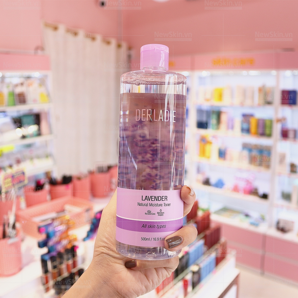 Nước Hoa Hồng Hỗ Trợ Giảm Mụn Chiết Xuất Hoa Lavender Derladie Lavender Natural Moisture Toner 500ml