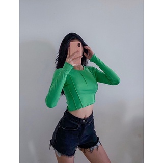 Tay dài lệch tà viền lai