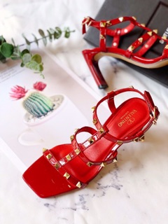 Giày sandal đinh tán gót nhập 7p