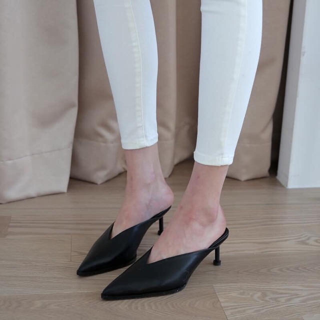 Sục da mềm mũi nhọn