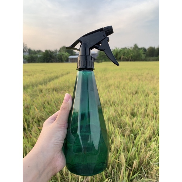 Bình xịt nước, phun sương mini tưới cây, xịt tóc, xịt hoá chất 500 ml ( Nhựa PET xanh lá đậm - xịt kính chữ A đen)