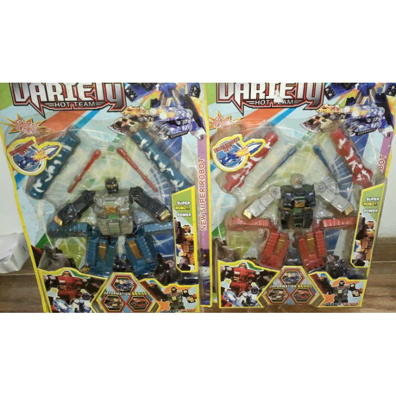 Lắp ráp 1 mô hình xe Tăng biến thành Robot bằng nhựa