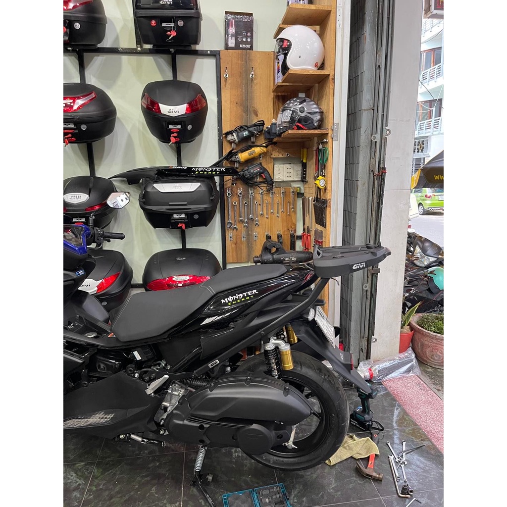 Baga Givi SRX(S)Cho NVX155 V2 2021 Có đèn LED