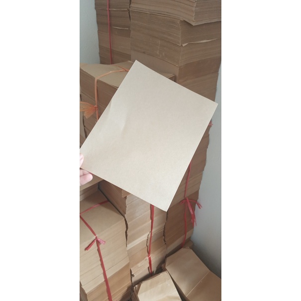 Thanh lý xả kho: 1 kg - gần 500 tờ giấy bọc bánh mỳ, đồ khô, chiên rán ̣kích thước 17x15 cm