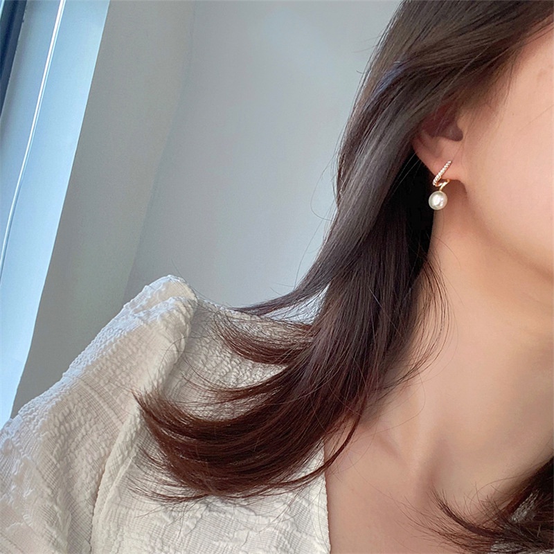 Đôi bông tai mạ bạc 925 đính ngọc trai giả xinh xắn thành phần