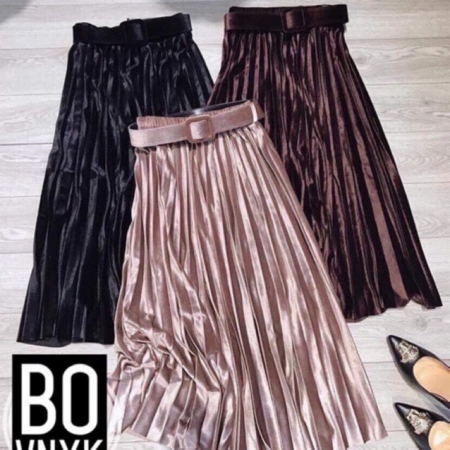 Chân váy nhung xếp ly kèm đai