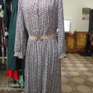 Đầm cổ điển