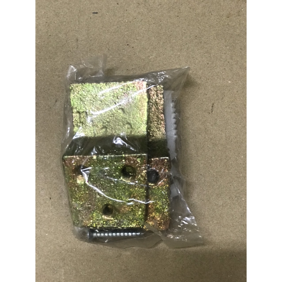 Bas bắt lavabo treo tường