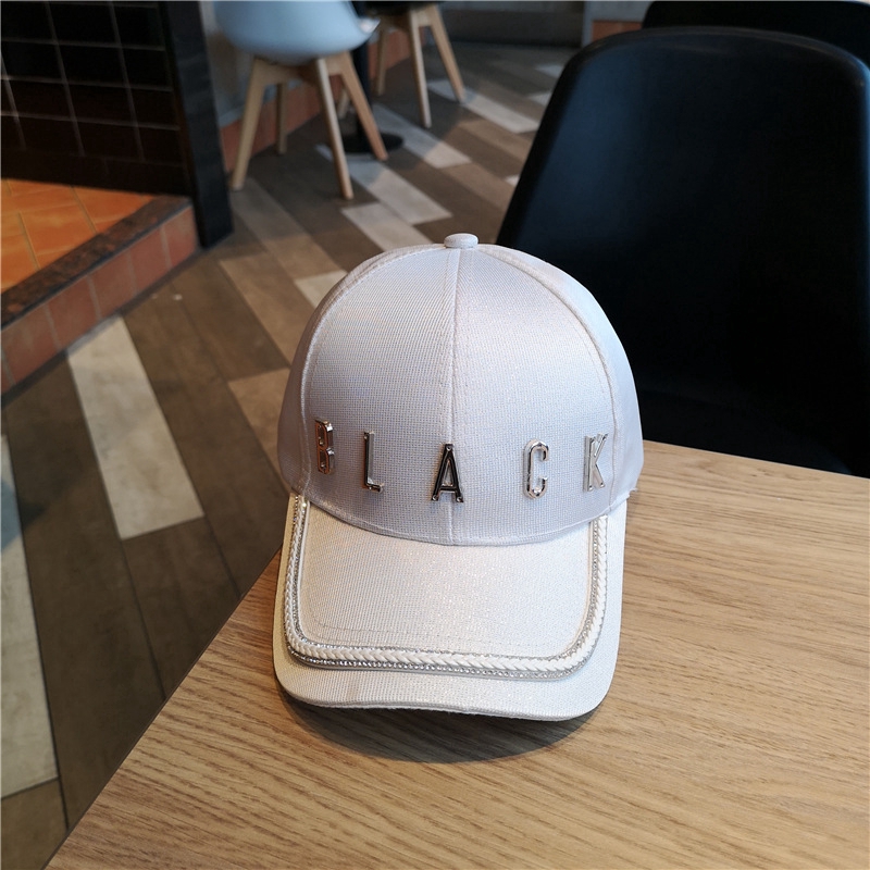 Simple and youthful Korean style cap for women