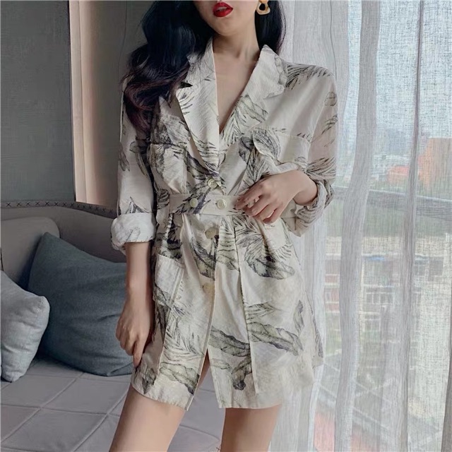 Áo vest dáng váy hoạ tiết kèm belt sang chảnh