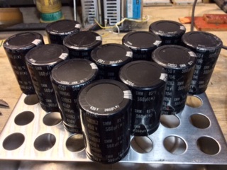 Tụ điện xịn tháo máy 300uf-680uf-560uf-470uf-47uf các nhãn hiệu .