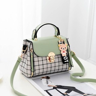 Túi Xách Công Sở HQ Đeo Chéo Kẻ Caro Phối Khóa Cài Kèm Móc Gấu Xinh Chất Cực Đẹp - HÀNG CHẤT LƯỢNG