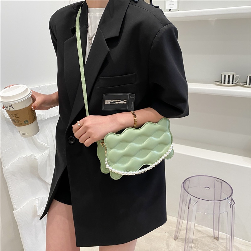 Túi Đeo Chéo Một Bên Vai Họa Tiết Gợn Sóng Đính Ngọc Trai Thời Trang Hàn Quốc Cho Nữ 2022