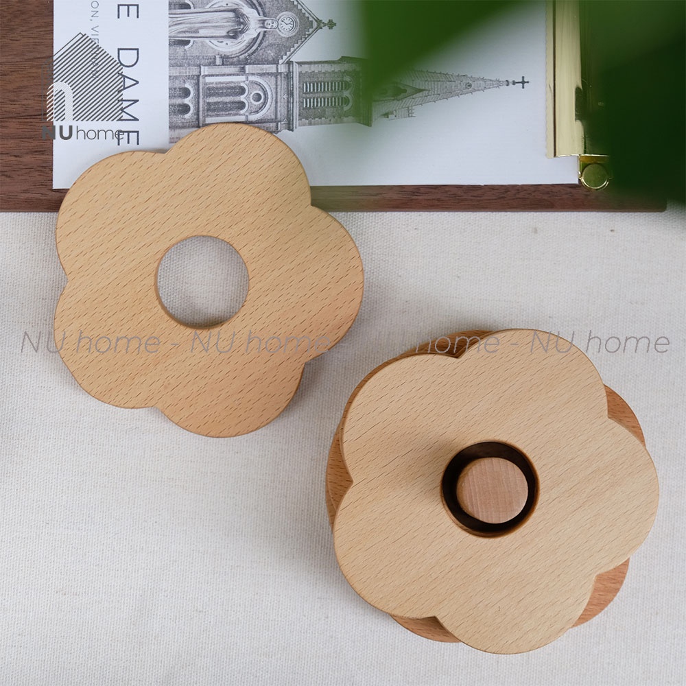 nuhome.vn | Đế lót hình hoa - Kino, được thiết kế bằng chất liệu gỗ tự nhiên đơn giản đẹp mắt