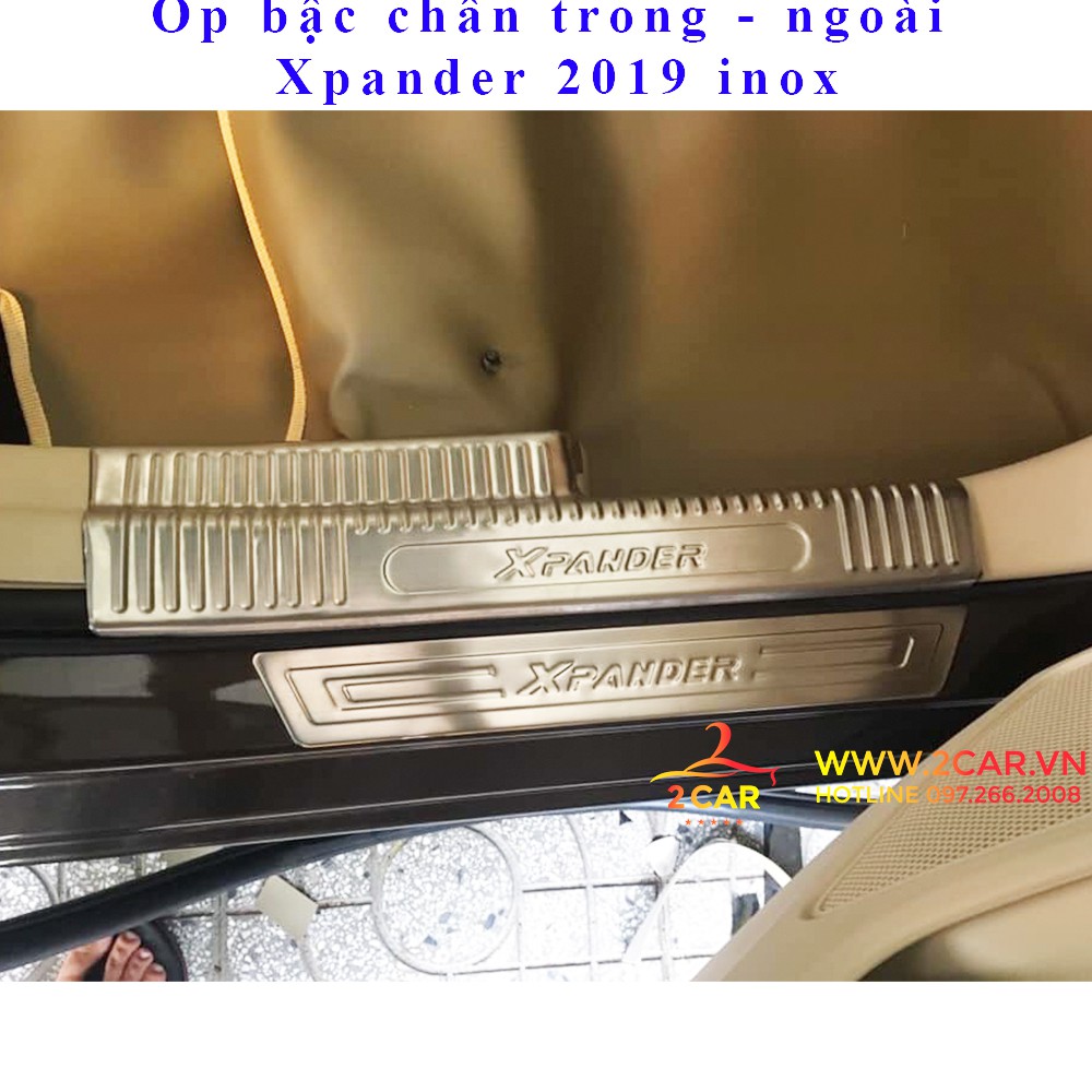 Ốp bậc chân trong xe Mitsubishi Xpander 2019