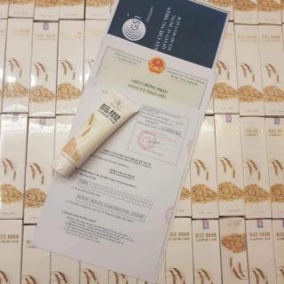 Sữa rửa mặt cám gạo