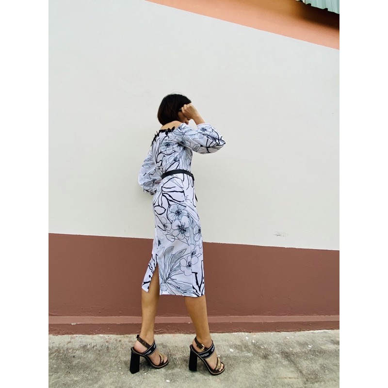 Đầm không vai