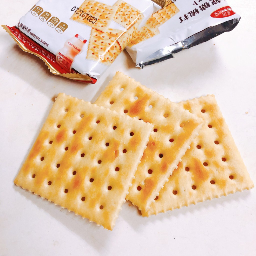 Bánh Ăn Kiêng Sữa Chua Soda Crackers Top Savor (Gói 380g)