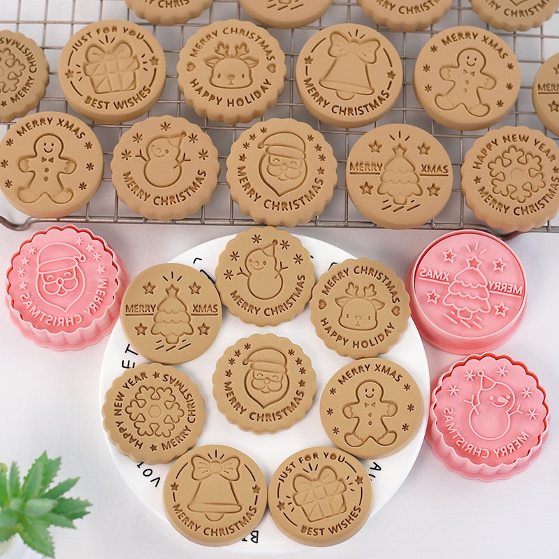 Set 8 Khuôn Làm Bánh Quy Bằng Nhựa Họa Tiết Cây Thông / Tuần Lộc / Hoa Tuyết Hoạt Hình 3D Có Thể Ấn