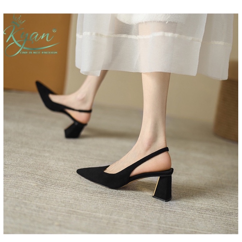 Giày Cao Gót Bít Mũi, Giày Mũi Nhọn, Cổ Vuông Quai Hậu, Gót Vuông Cao 7cm, Chất Liệu Nỉ Đen Cực Sang KYAN00222