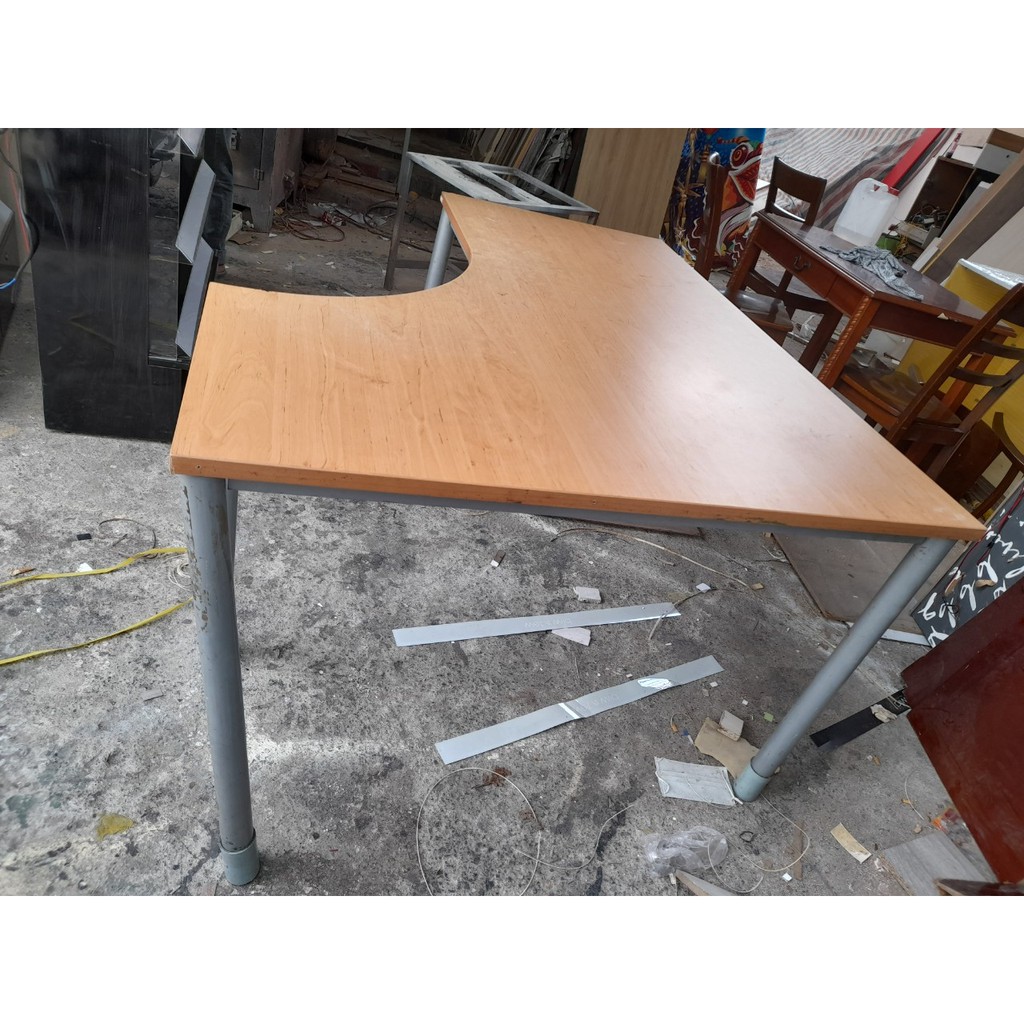 Bàn Làm Việc Chữ L Chân Sắt Cũ 1M2 X 1M4