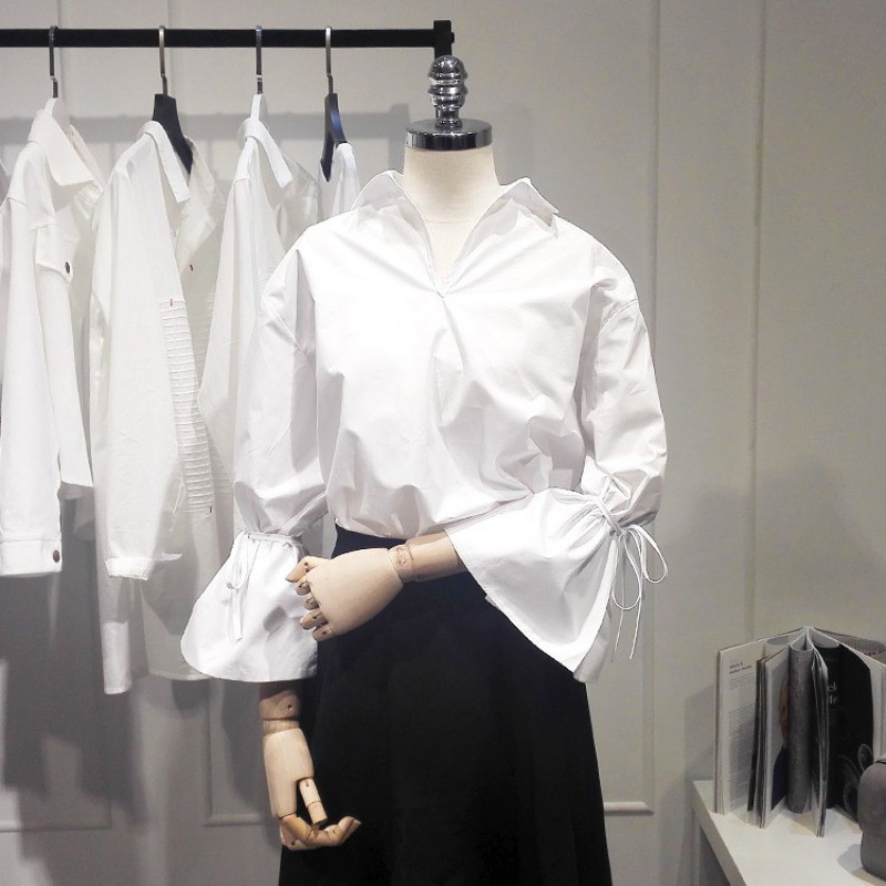  Áo sơ mi trắng tay loe dài cổ chữ V thời trang nữ Hàn Quốc | BigBuy360 - bigbuy360.vn