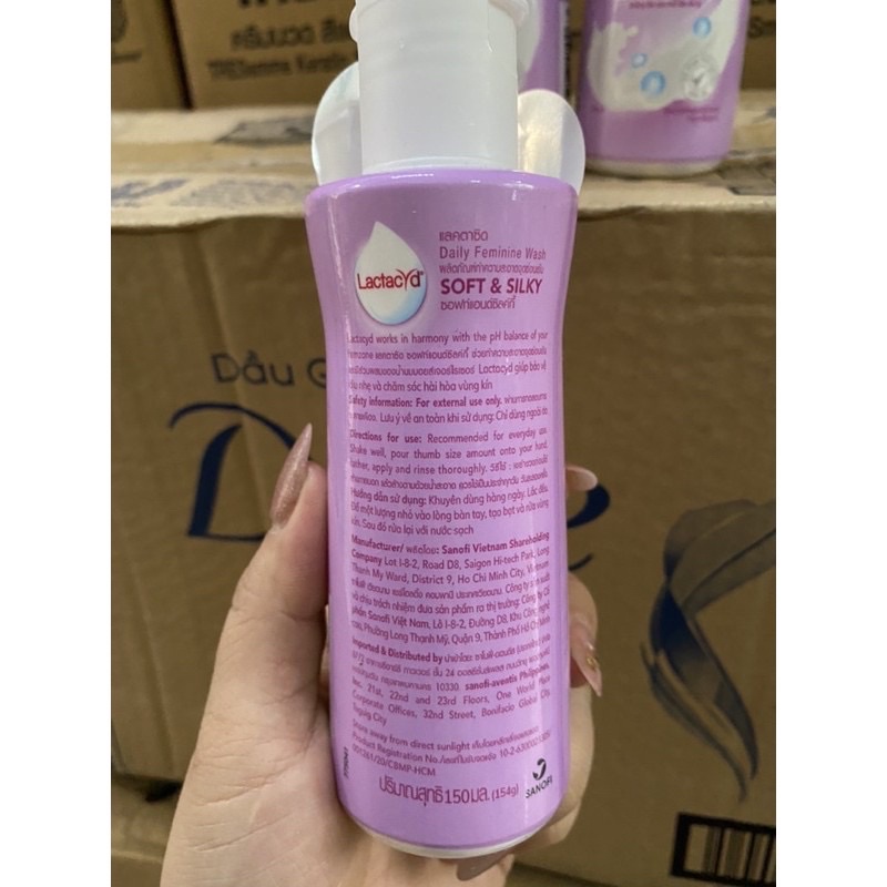 Dung dịch vệ sinh phụ nữ Lactacyd soft &amp; silky hộp 150ml (Mầu Tím)