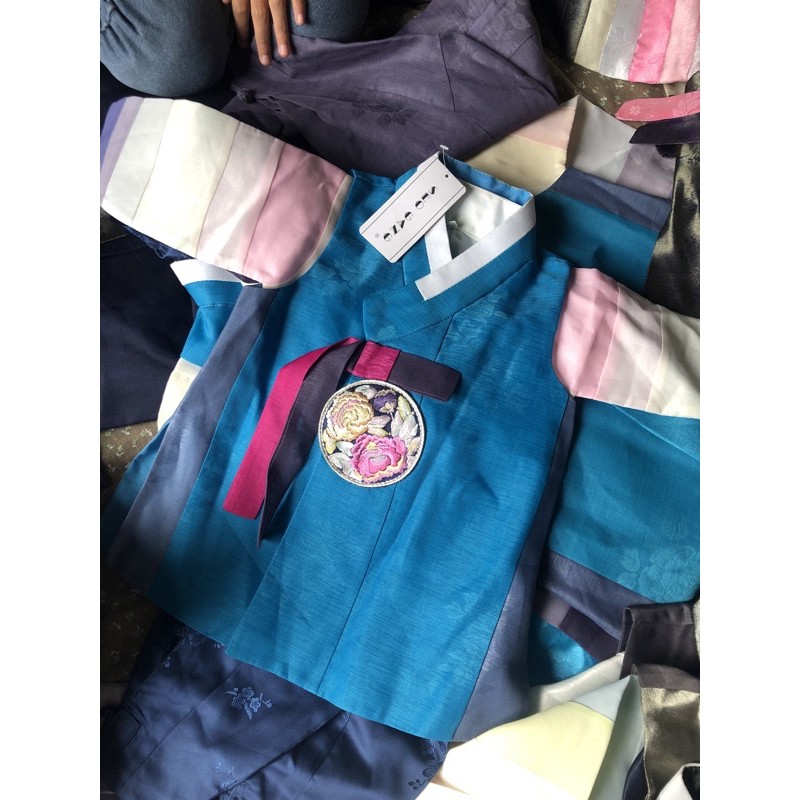 Hanbok bé trai