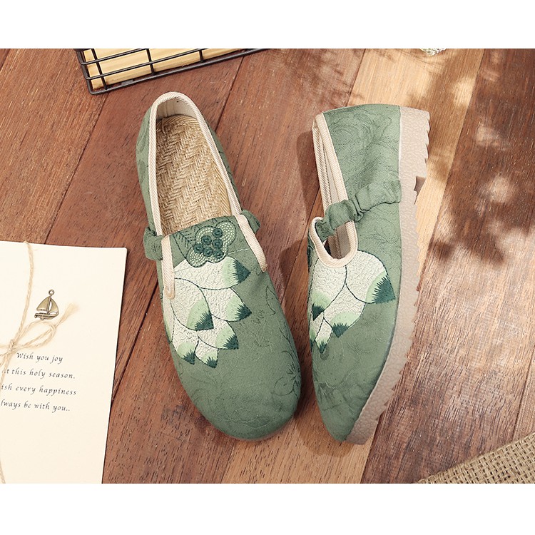 TAM40 giày thêu họa tiết hoa sen | BigBuy360 - bigbuy360.vn