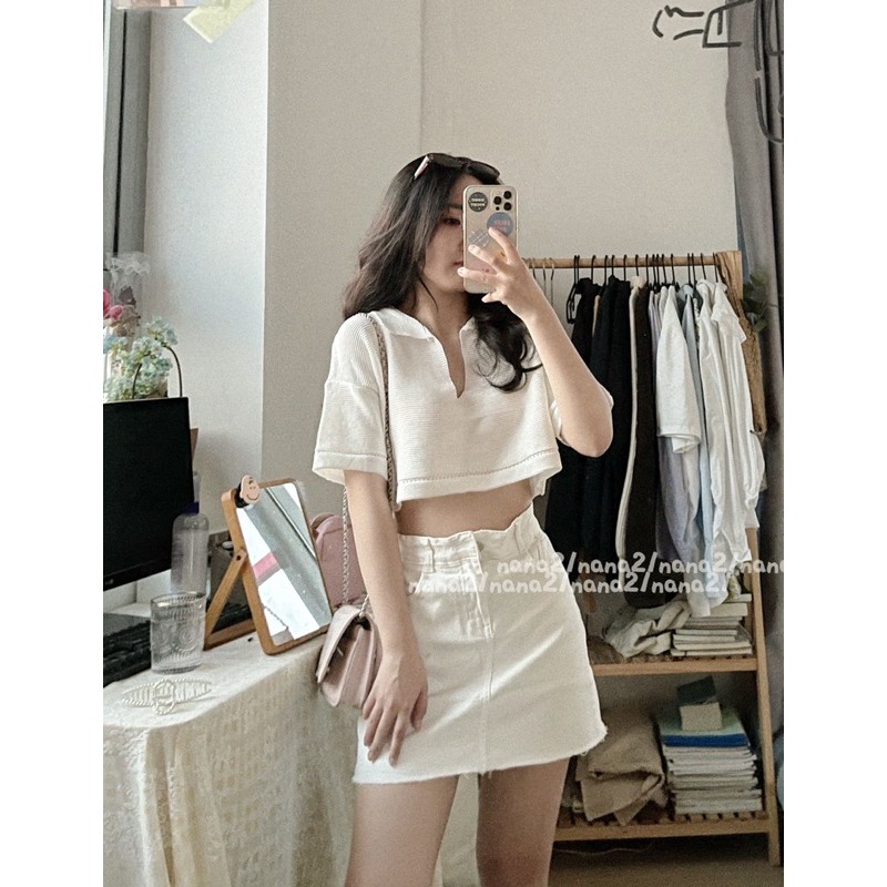 Áo croptop cổ xẻ