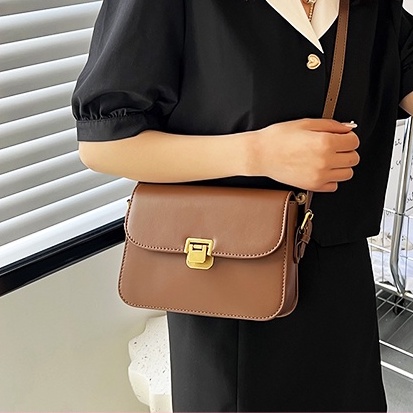 Túi xách nữ đeo chéo đẹp kẹp nách đeo vai cao cấp khoá gập màu sắc basic