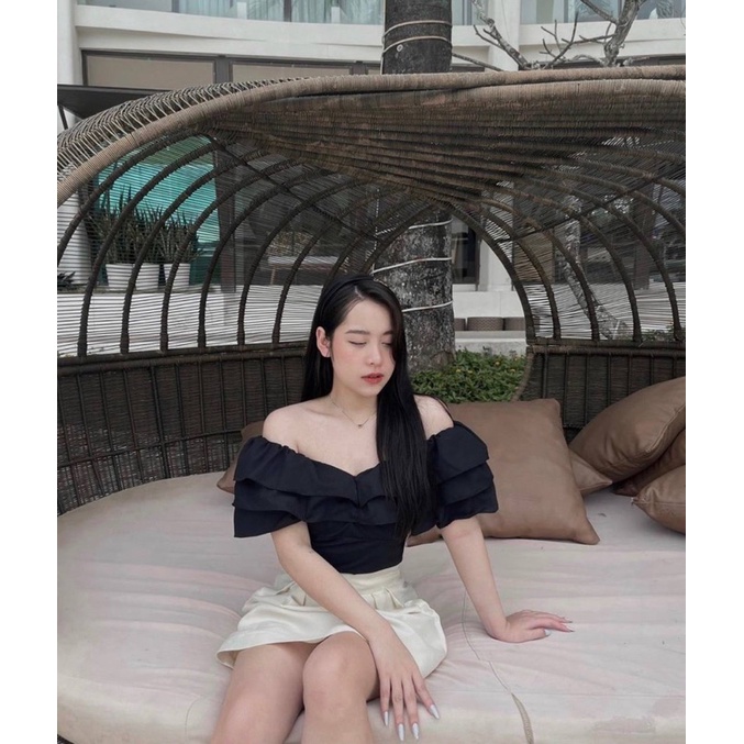 SET ÁO ĐEN BẸT VAI BÈO TẦNG CHÂN VÁY TRẮNG ✨ Diện vào auto trắng da sang chảnh lun nè lại rất tiện lợi có thể tách riêng