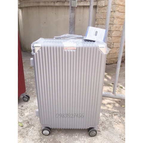 Vali nhựa 841 size 20-24  chính hãng Hùng Phát , chống xước, chống va đập, góc và tay đẩy bằng inox không rỉ