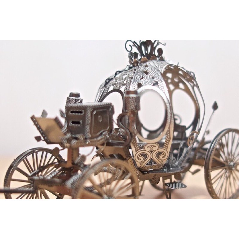 Mô Hình 3D Kim Loại Xe Bí Ngô Trong Phim Lọ Lem