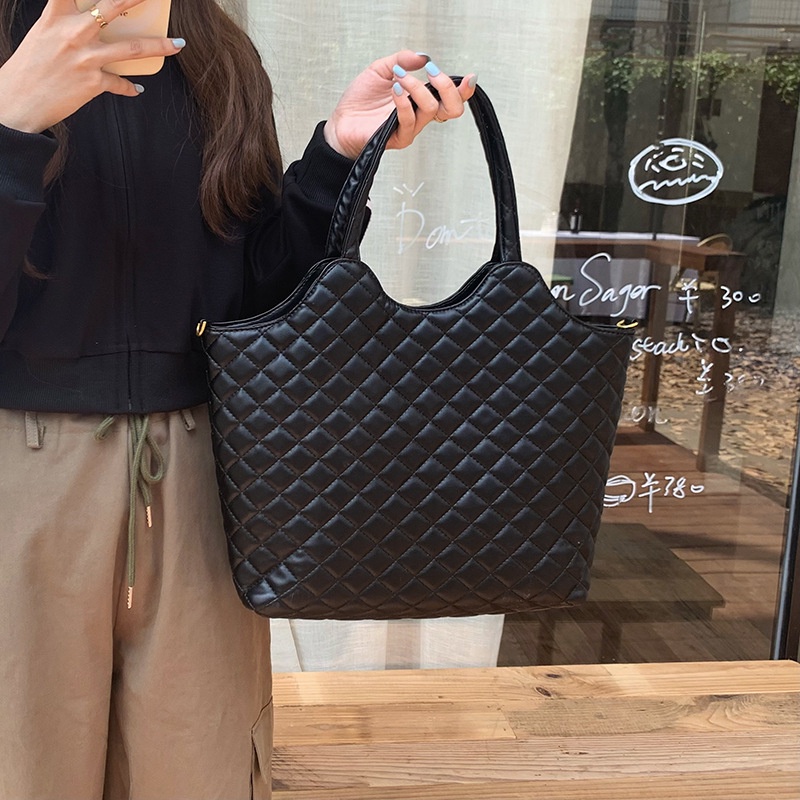 IELGY Túi Xách Đeo Vai Hình Thoi Màu Đen Sức Chứa Lớn Dễ Phối Đồ Cho Nữ