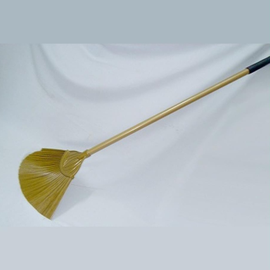 Chổi cước nhựa - Cán gỗ bền, đẹp