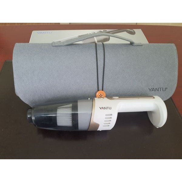 Máy hút bụi ko dây dùng để hút kệ tủ, kẽ giường, ghế sofa, ô tô. Sản phẩm thiết yếu cho mọi gia đình