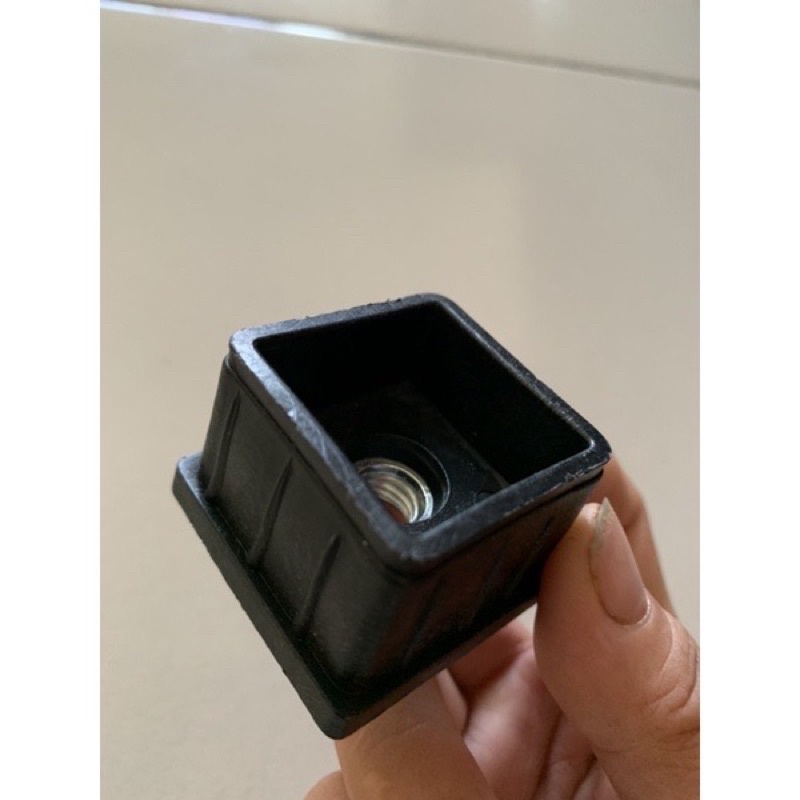 10 cái Năp bịt vuông 40x40 ecu 10, tăng chỉnh chiều cao