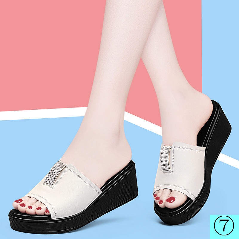 Dép Sandal Đế Mềm Dày Thoải Mái Thời Trang Mùa Hè Dành Cho Phụ Nữ Trung Niên 2022