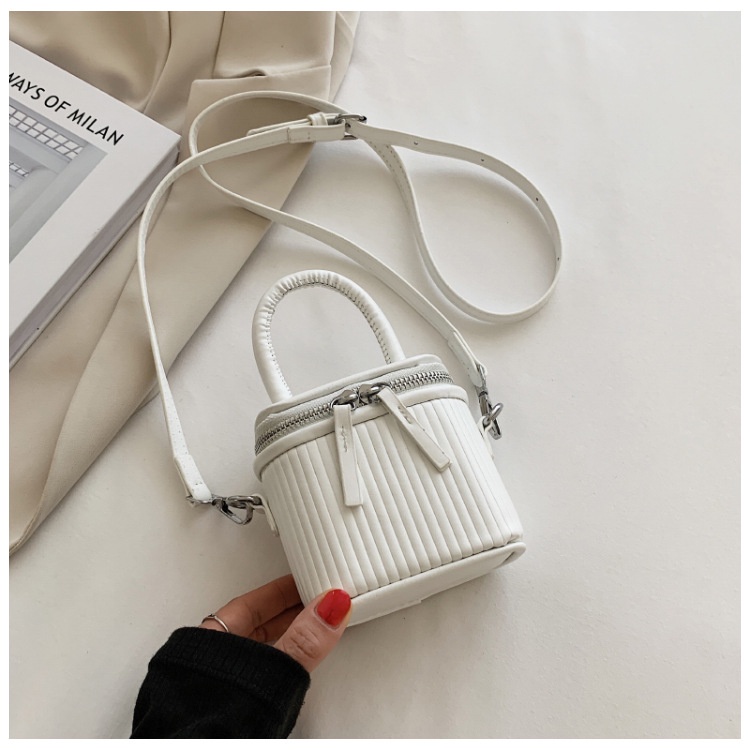 Túi Đeo Chéo Dạng Xô Họa Tiết Kẻ Sọc Thời Trang Cho Nữ