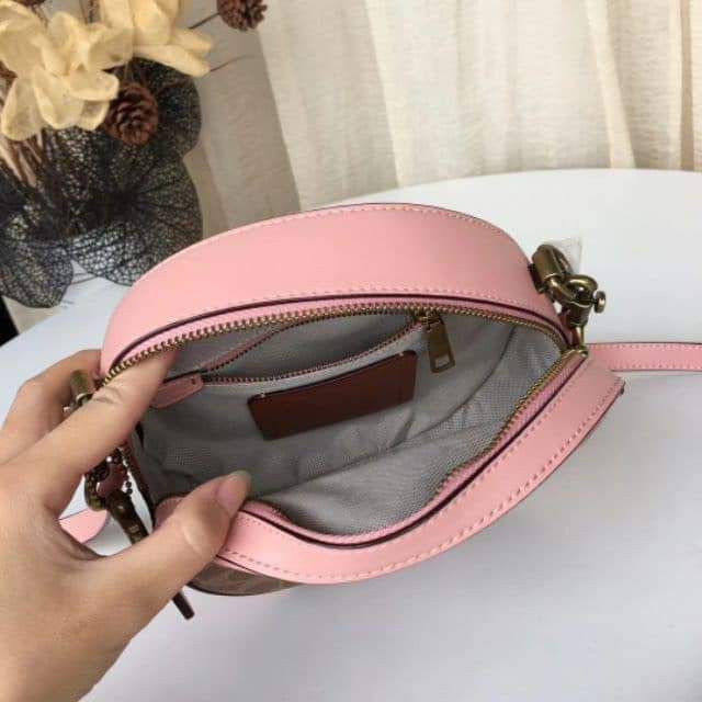 Túi Coach dáng tròn siêu xinh