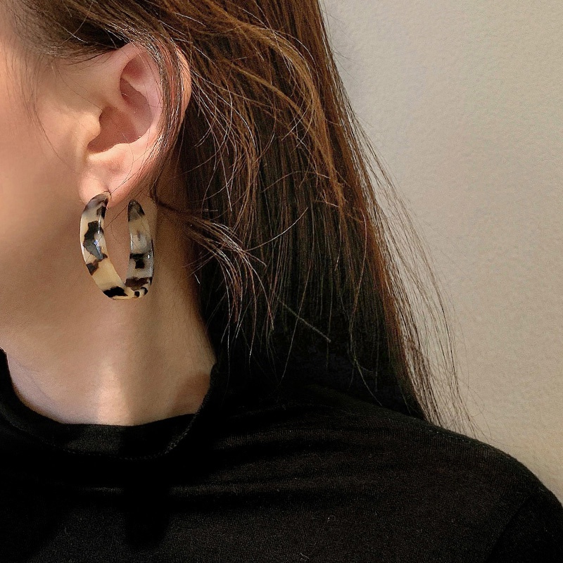 Bông tai hình tròn thiết kế Hàn Quốc cổ điển