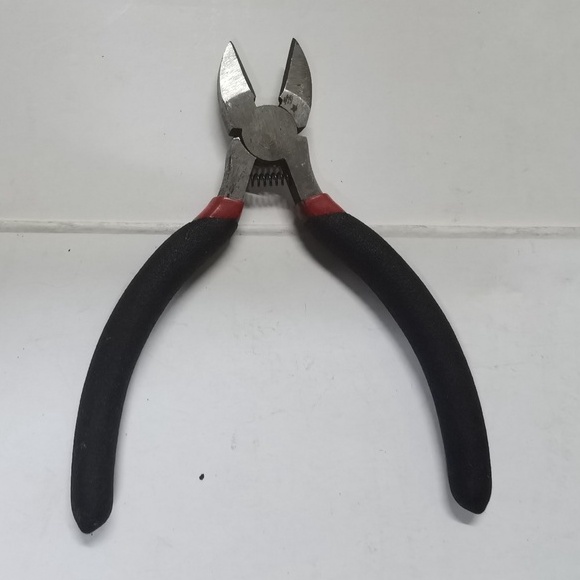 Kềm cắt 4.5 inch