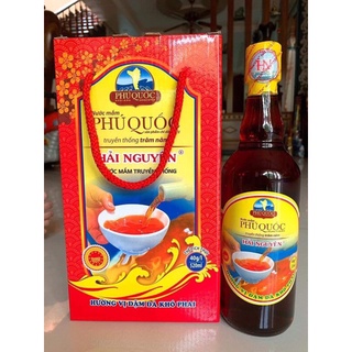 Hộp 02 chai nước mắm đặc sản Phú Quốc thơm ngon Hải Nguyên - Chai 520ml 40 độ đạm