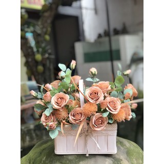 Giỏ Hoa lụa màu nâu tây