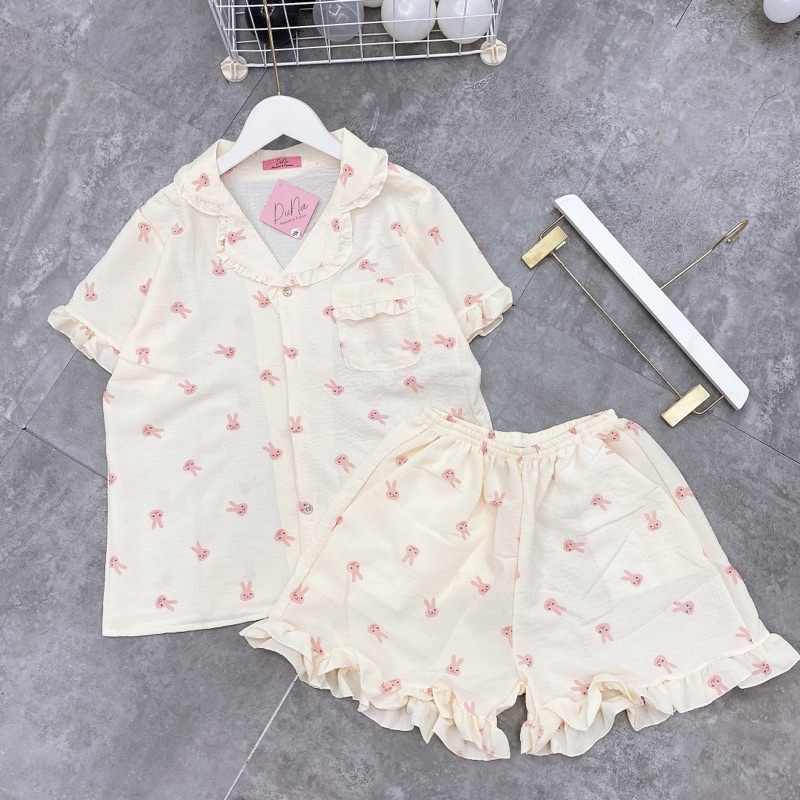 Bộ pijama đũi xốp tay cộc quần đùi viền bèo mặc nhà nữ, Đồ ngủ nữ xinh hoạ tiết siêu mát mùa hè