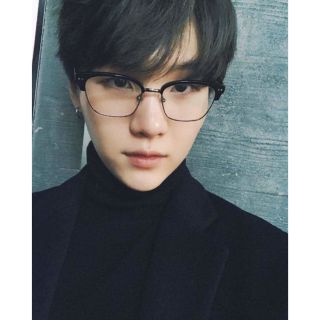 Kính nửa gọng SUGA BTS