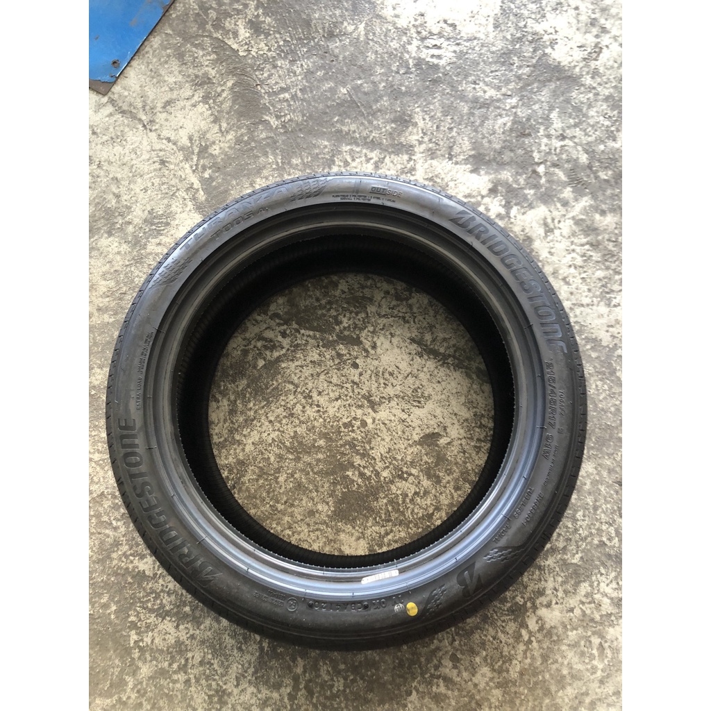 Lốp Bridgestone 215/45R17 T005