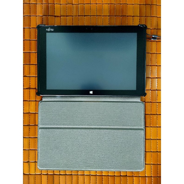Máy tính laptop 2 in 1 Fujitsu Arrows Tab Q506 Nhật 99%